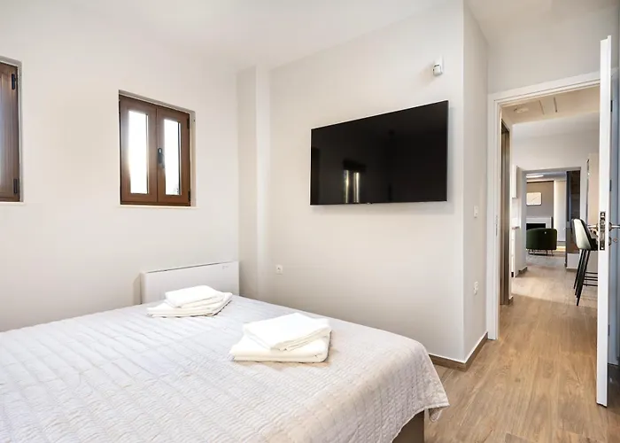 Villa Latour Inspired By Elegance *