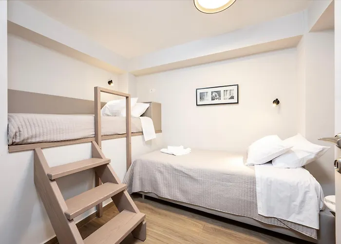 Latour Inspired By Elegance Cós