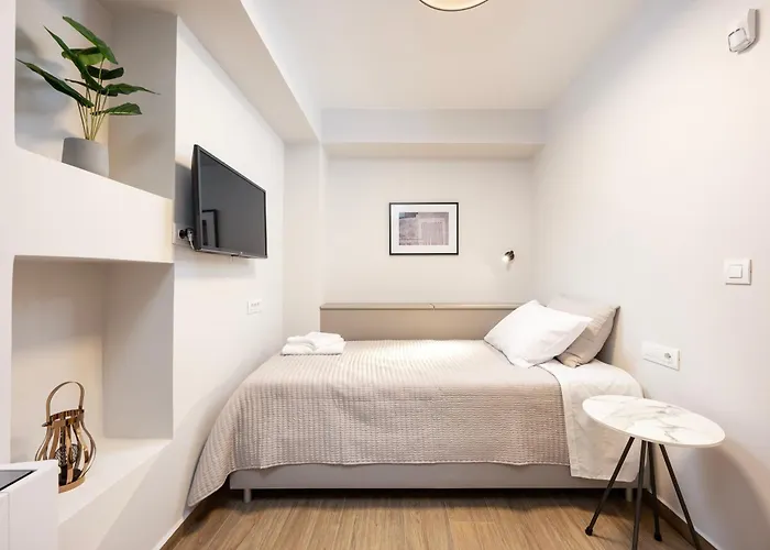 Villa Latour Inspired By Elegance *