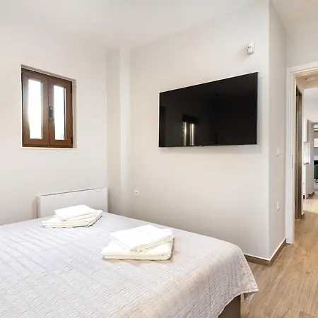 Villa Latour Inspired By Elegance *