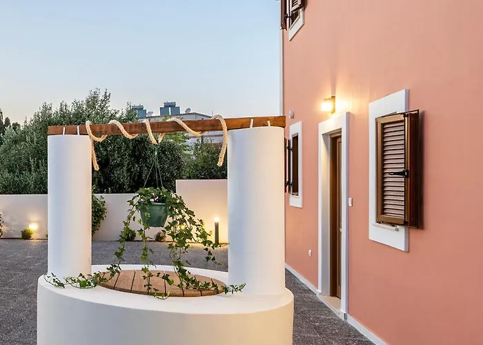 Villa Latour Inspired By Elegance *