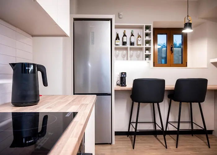 Latour Inspired By Elegance Kos