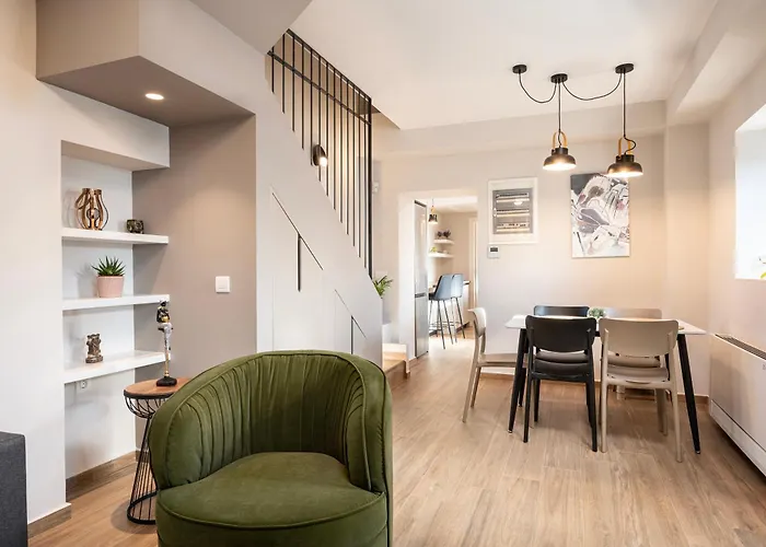 Latour Inspired By Elegance