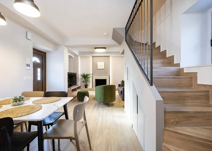 Latour Inspired By Elegance